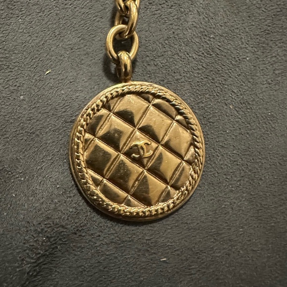 CHANEL Gold Key Holder/ Bag Charm with Quilted Design - Picture 3 of 6